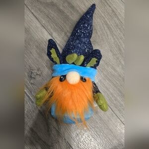 Gnomies Blaze Gnome Hug Feel the Love Collection Giftcraft Wizard